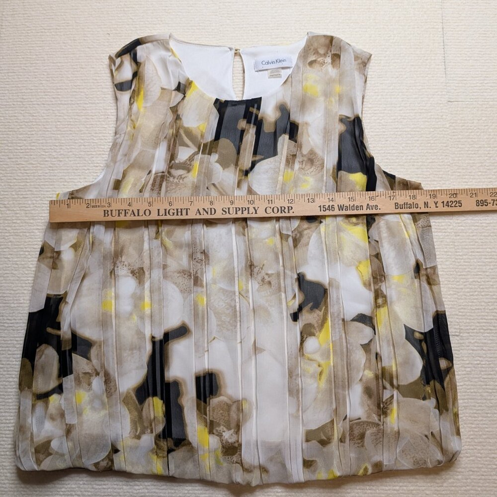 Calvin Klein sleeveless pleated black/white/yellow floral blouse - size Petite M - Picture 6 of 9